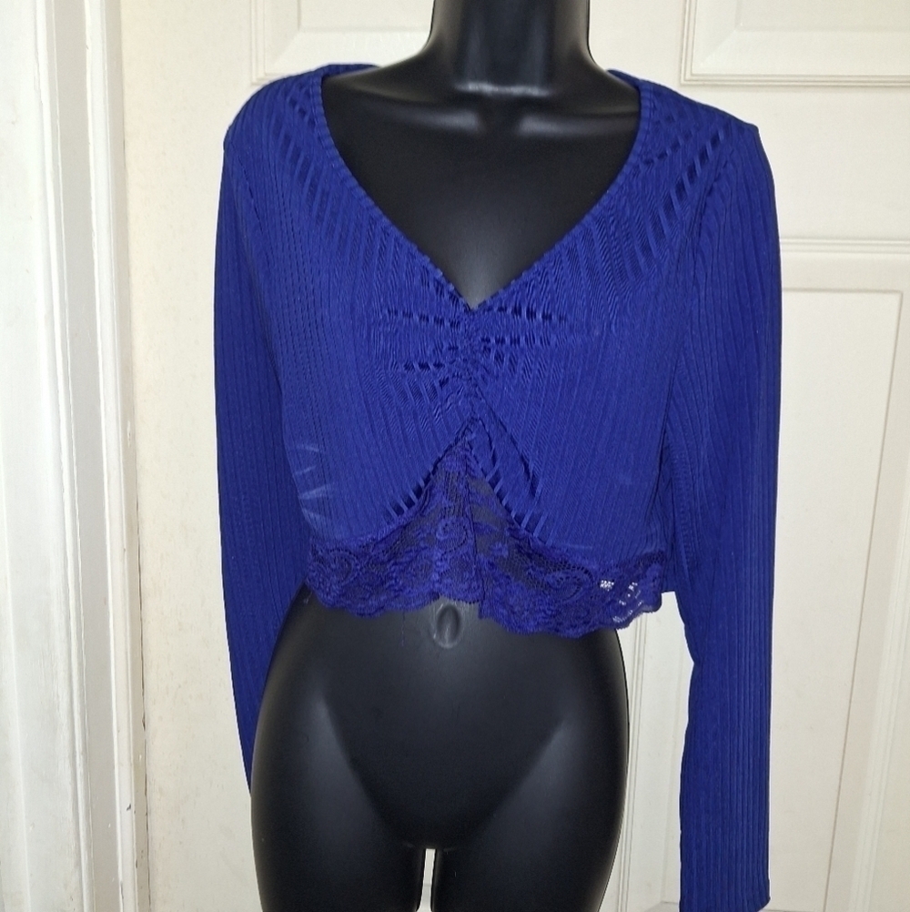 Shein2XL blouse lace under the chest area